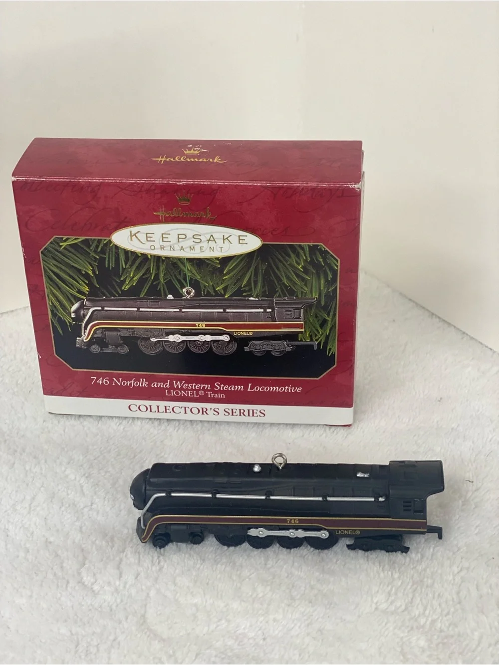 Hallmark Keepsake Lionel 746 Norfolk and Western Steam Locomotive Train Ornament
